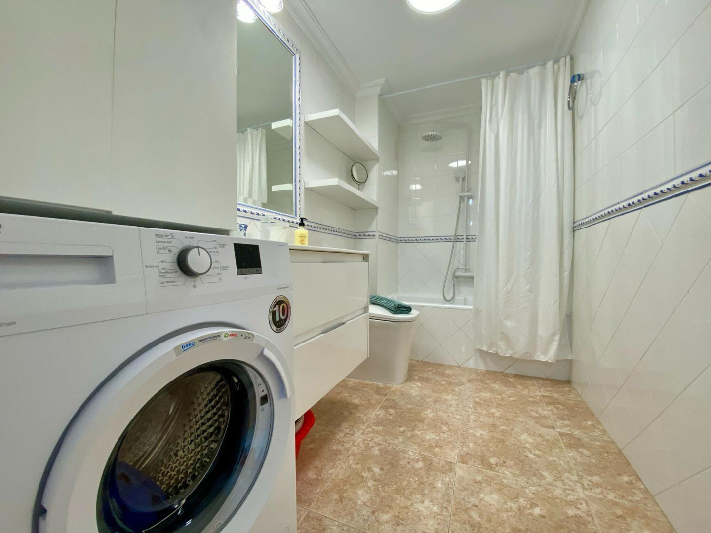 2 Bed, 1 Bath, ApartmentFor Sale, Torrevieja, Alicante