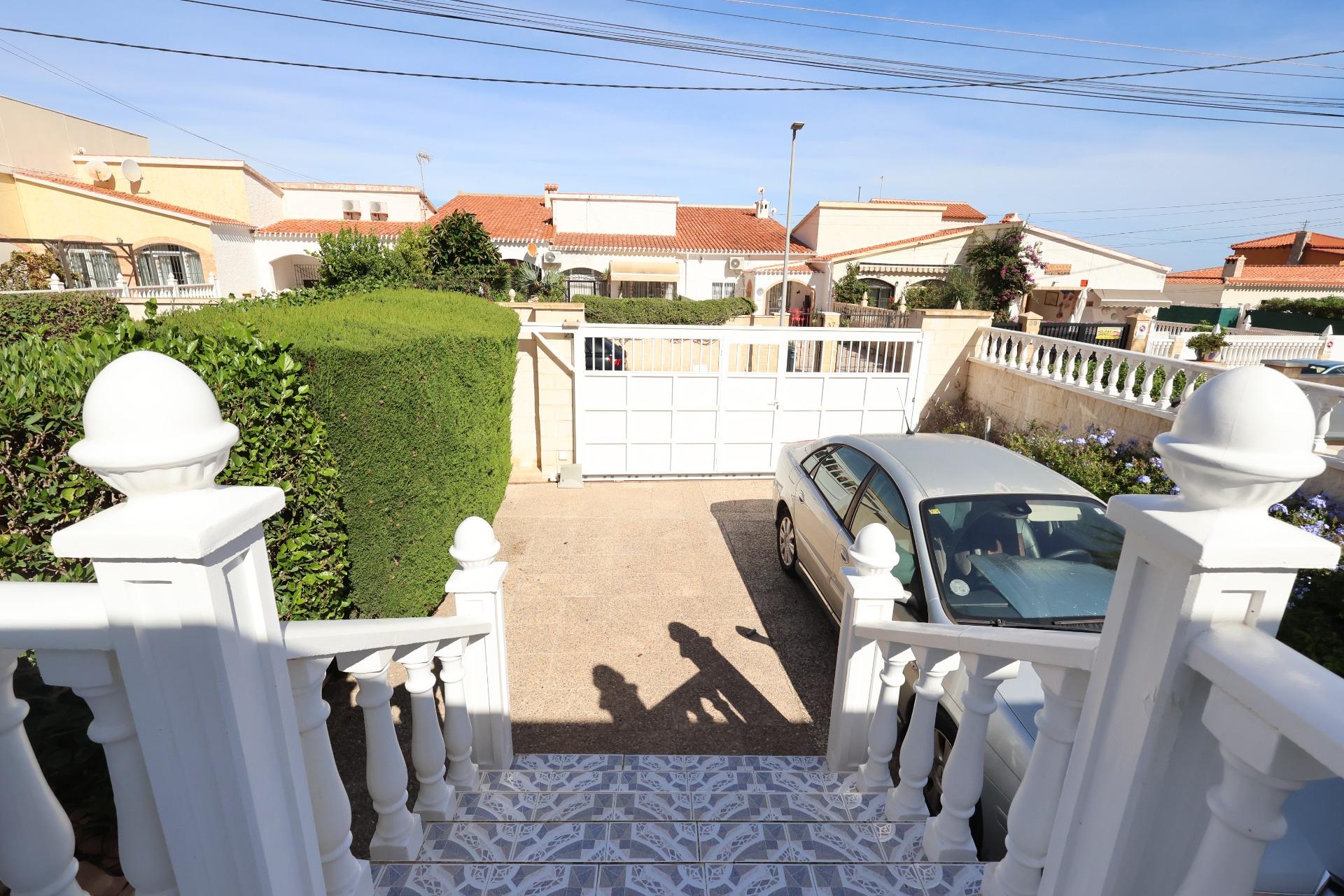 4 Bed, 2 Bath, HouseFor Sale, Torrevieja, Alicante