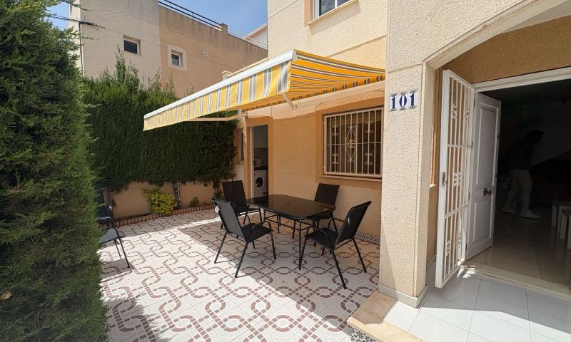 3 Bed, 2 Bath, ApartmentFor Sale, Torrevieja, Alicante