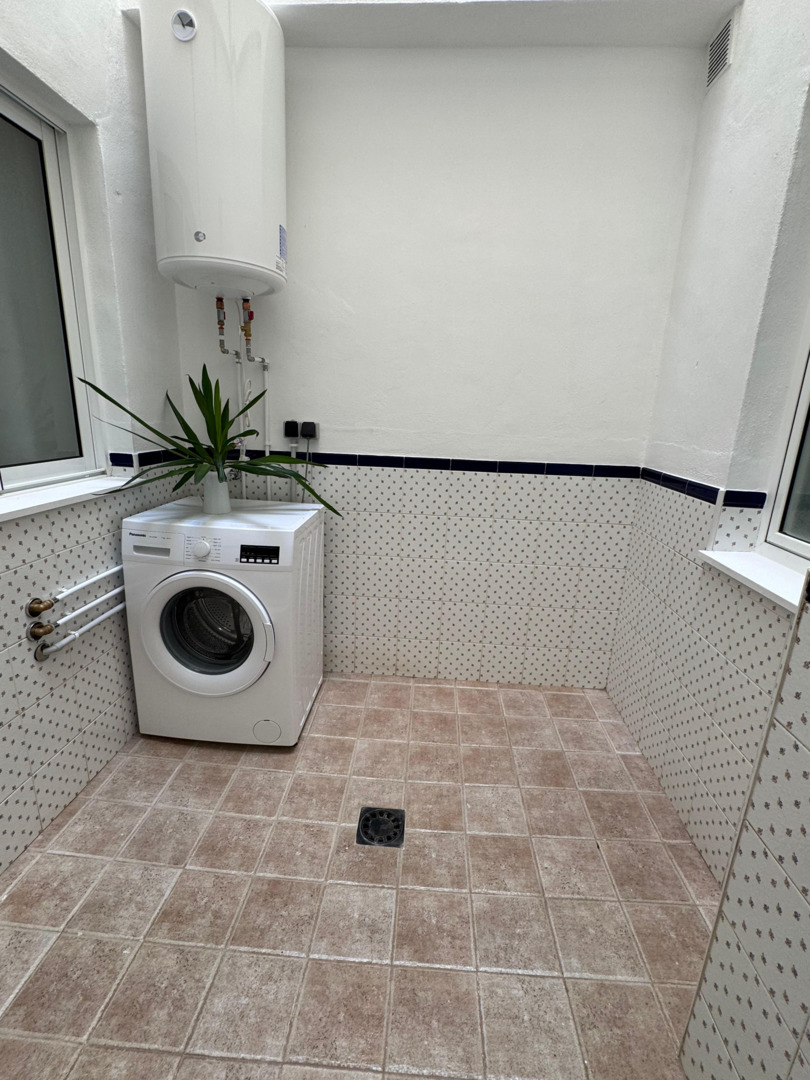 4 Bed, 2 Bath, ApartmentFor Sale, Torrevieja, Alicante