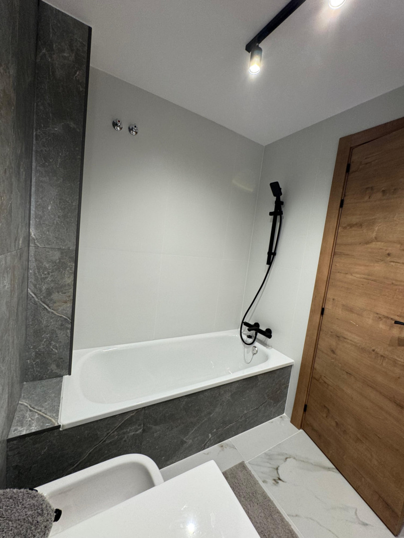 4 Bed, 2 Bath, ApartmentFor Sale, Torrevieja, Alicante