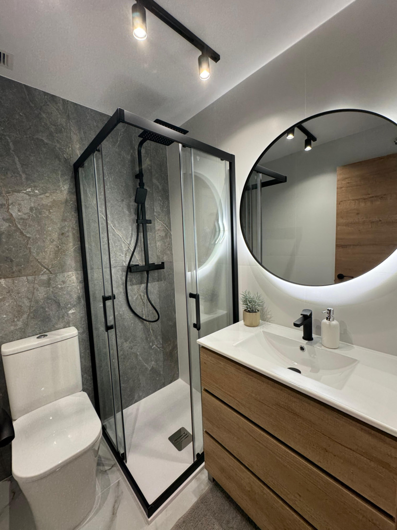 4 Bed, 2 Bath, ApartmentFor Sale, Torrevieja, Alicante