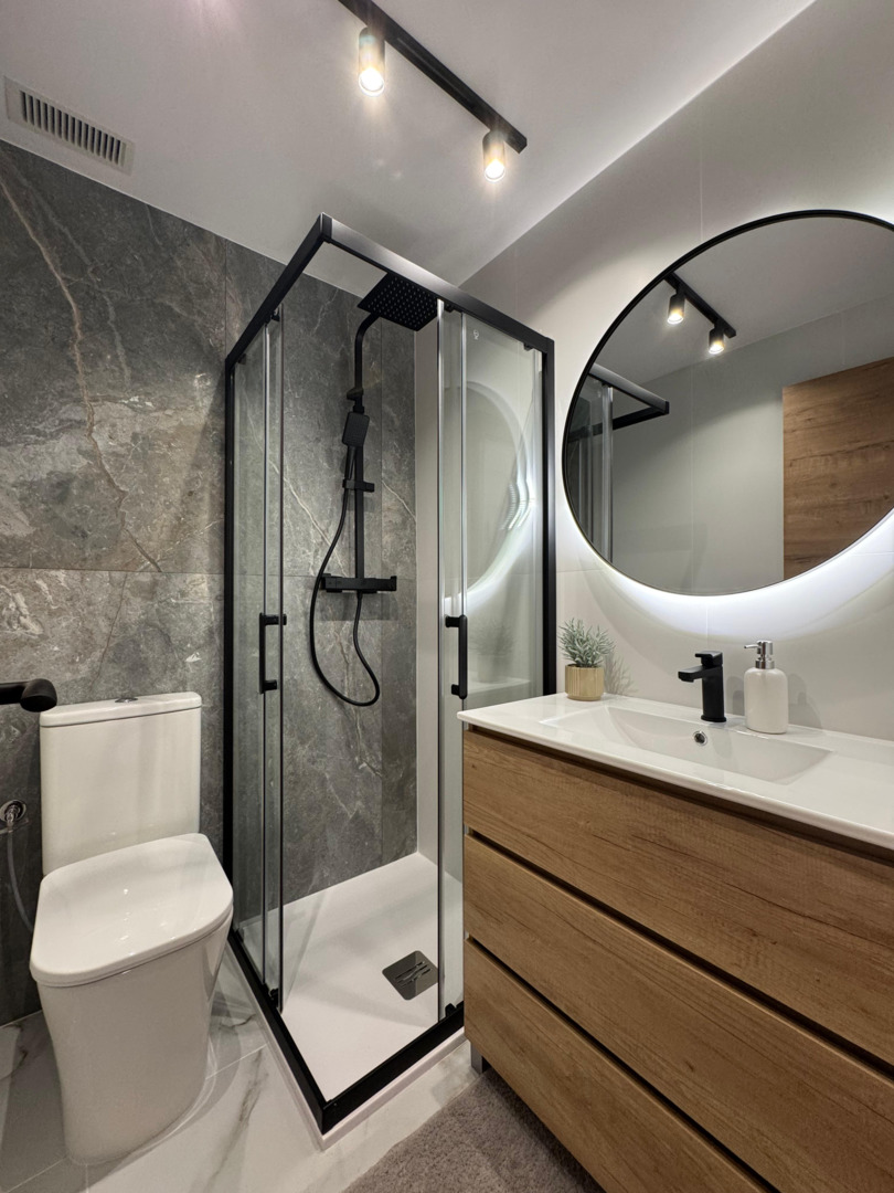 4 Bed, 2 Bath, ApartmentFor Sale, Torrevieja, Alicante