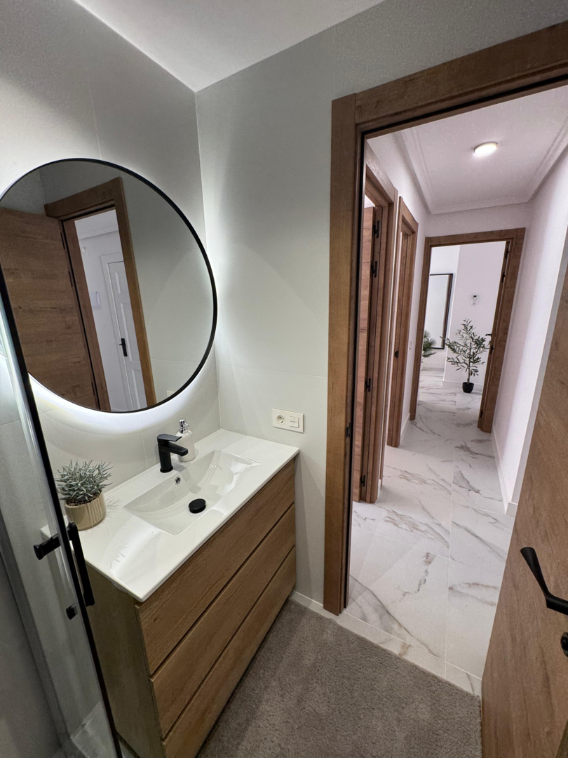 4 Bed, 2 Bath, ApartmentFor Sale, Torrevieja, Alicante