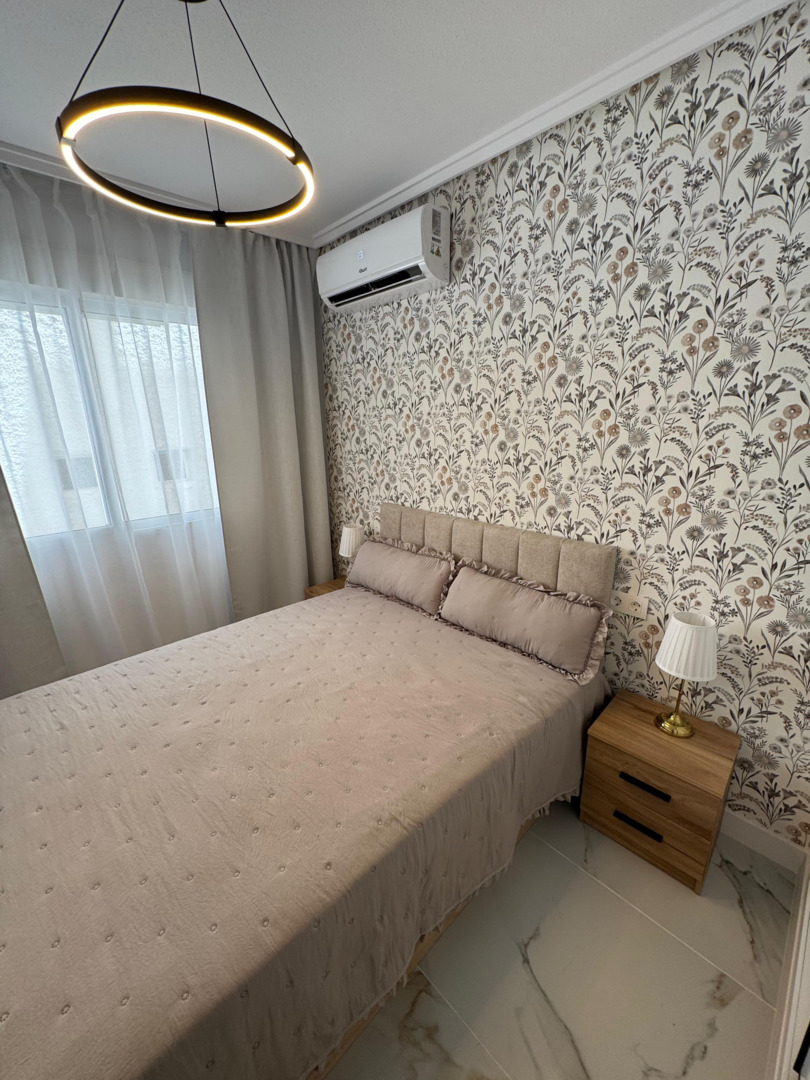 4 Bed, 2 Bath, ApartmentFor Sale, Torrevieja, Alicante