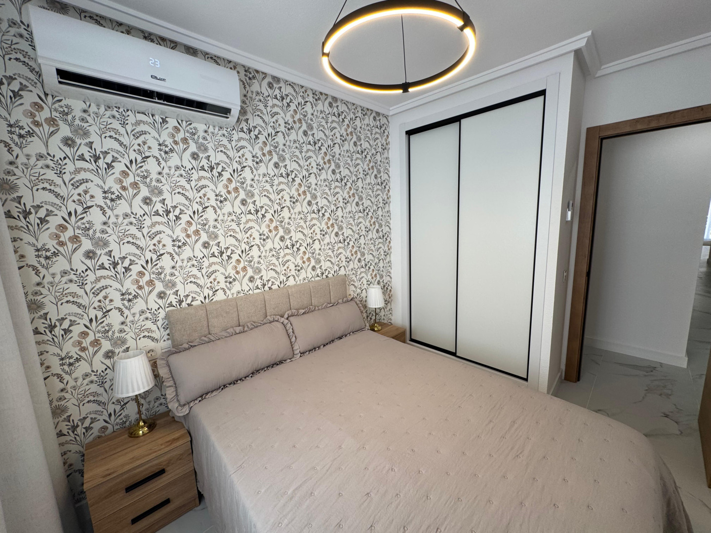 4 Bed, 2 Bath, ApartmentFor Sale, Torrevieja, Alicante