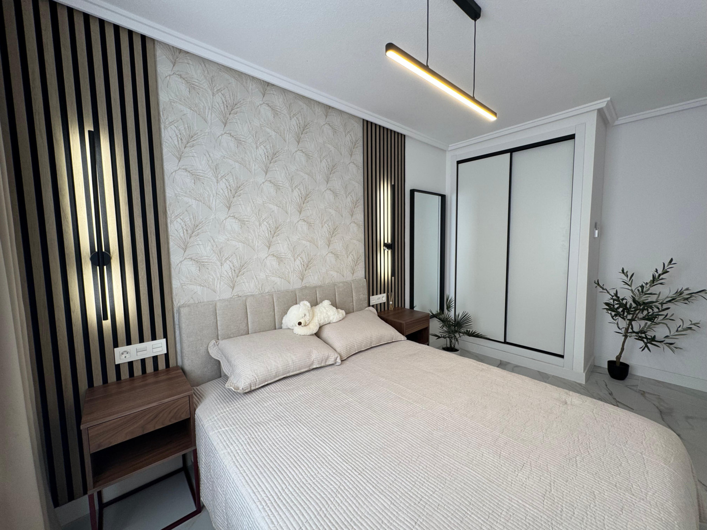 4 Bed, 2 Bath, ApartmentFor Sale, Torrevieja, Alicante