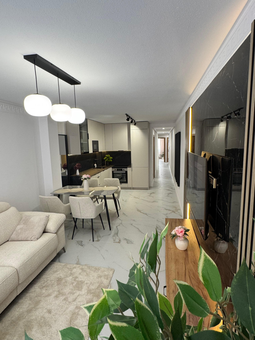 4 Bed, 2 Bath, ApartmentFor Sale, Torrevieja, Alicante