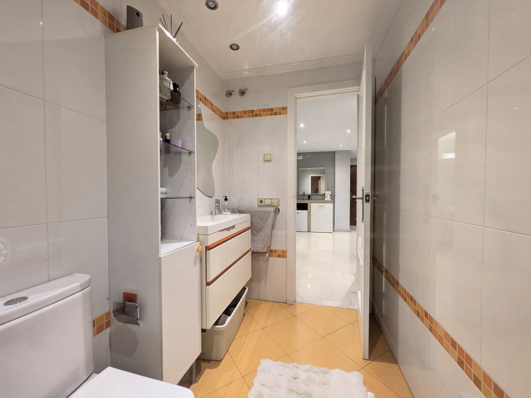 3 Bed, 2 Bath, ApartmentFor Sale, Benidorm, Alicante