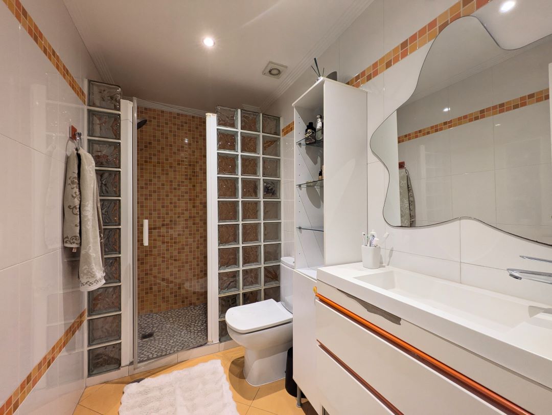 3 Bed, 2 Bath, ApartmentFor Sale, Benidorm, Alicante