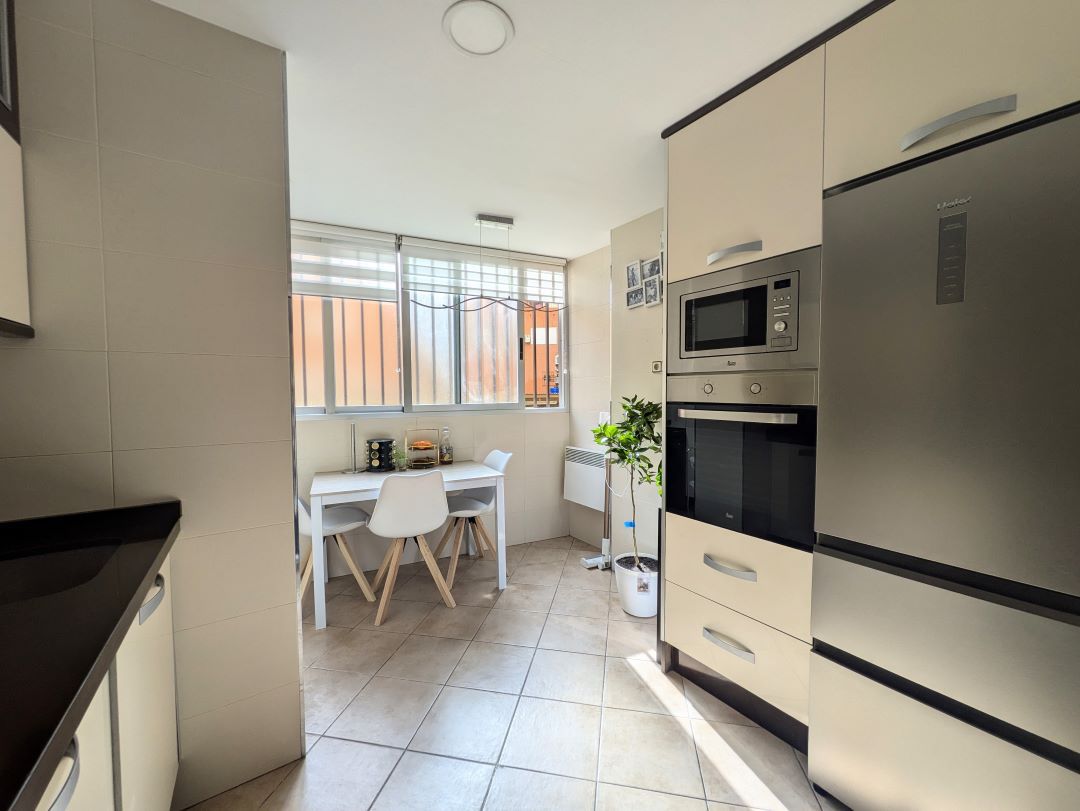 3 Bed, 2 Bath, ApartmentFor Sale, Benidorm, Alicante