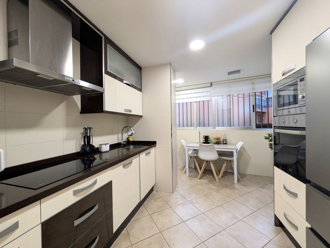 3 Bed, 2 Bath, ApartmentFor Sale, Benidorm, Alicante
