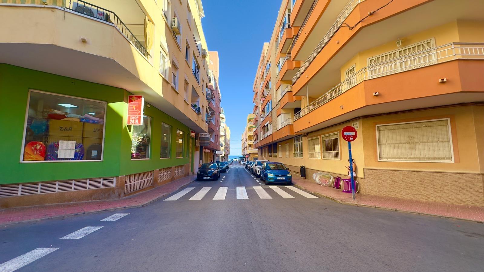 3 Bed, 2 Bath, ApartmentFor Sale, Torrevieja, Alicante