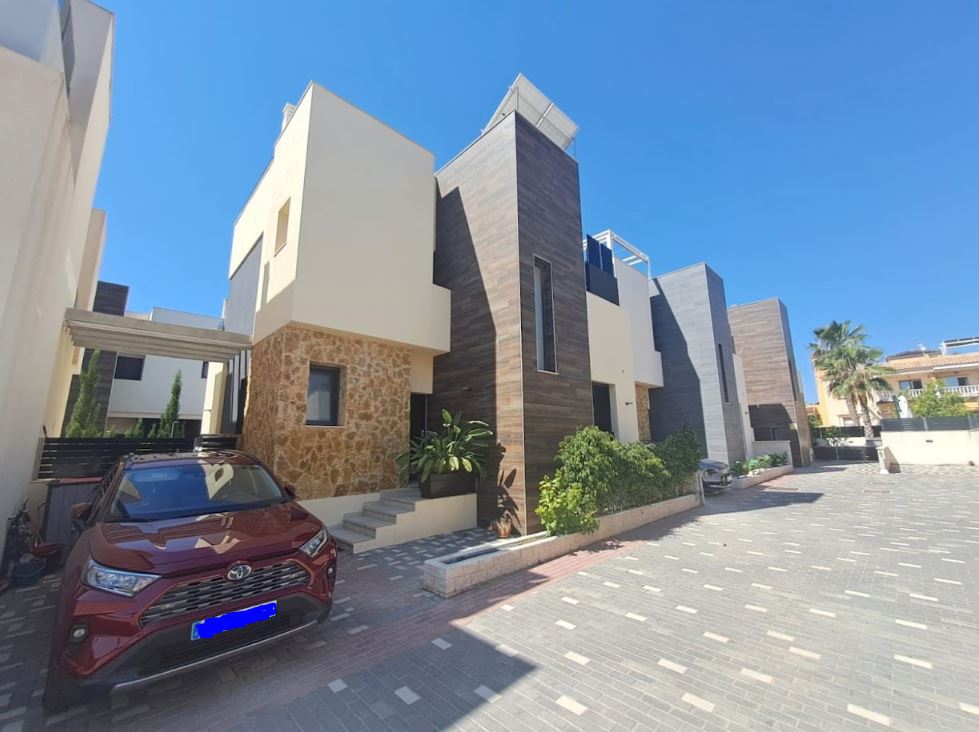 3 Bed, 3 Bath, HouseFor Sale, Orihuela Costa, Alicante