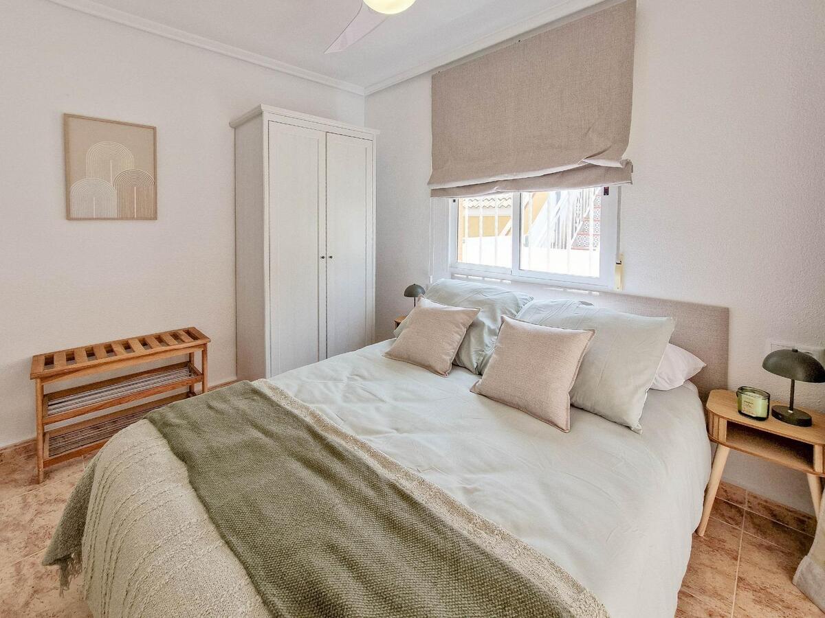 2 Bed, 1 Bath, HouseFor Sale, Torrevieja, Alicante