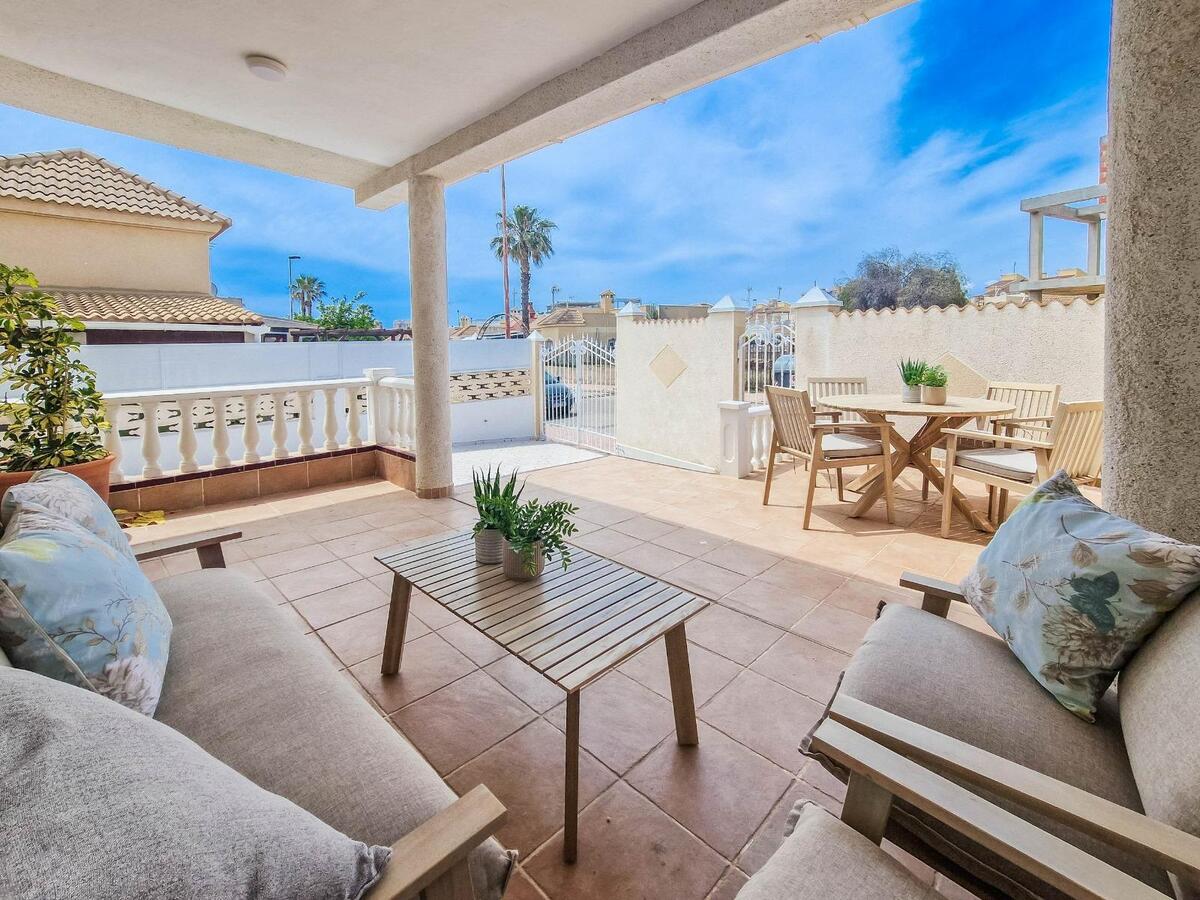 2 Bed, 1 Bath, HouseFor Sale, Torrevieja, Alicante