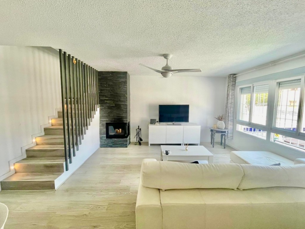 4 Bed, 2 Bath, HouseFor Sale, Aquilas, Murcia