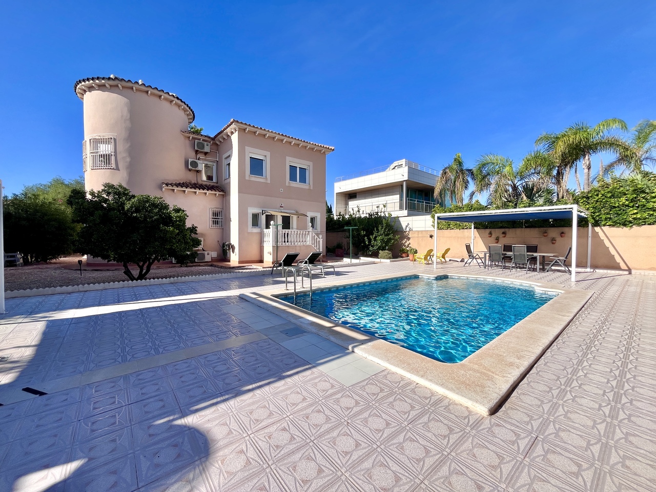 4 Bed, 3 Bath, HouseFor Sale, La Zenia, Alicante