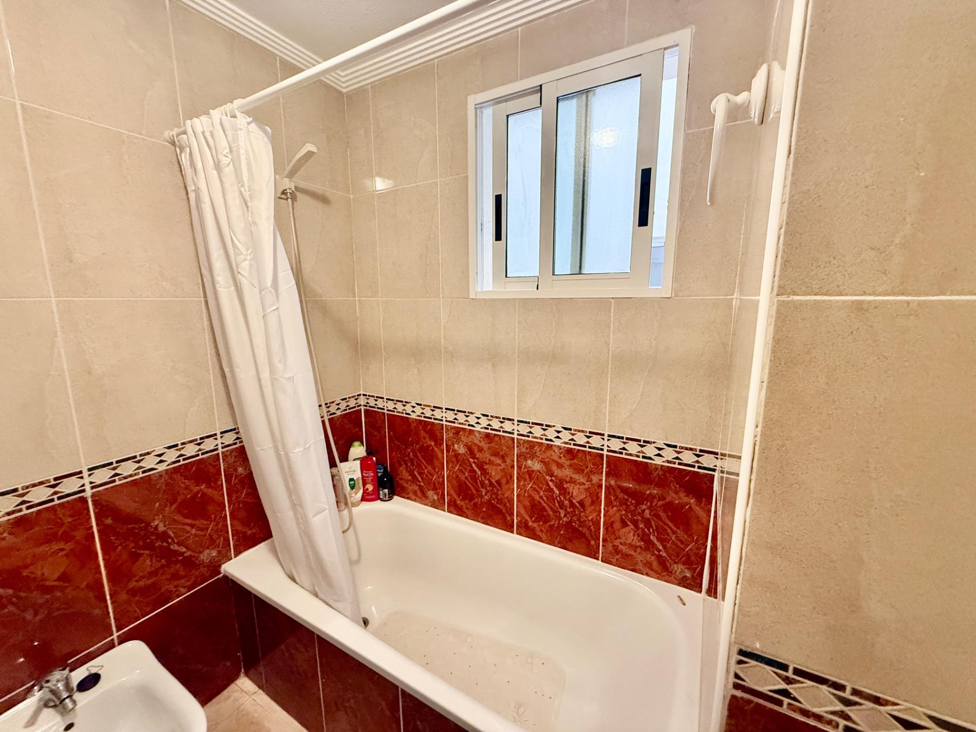 2 Bed, 1 Bath, ApartmentFor Sale, Torrevieja, Alicante