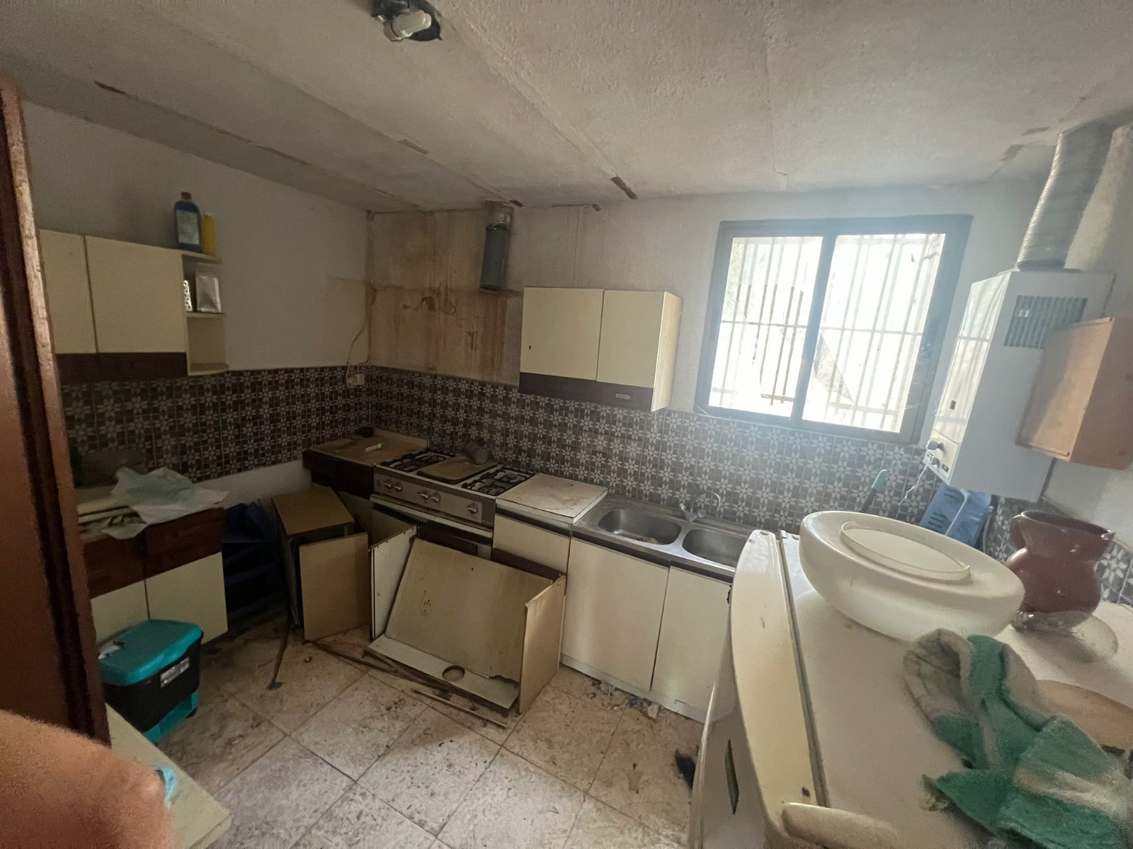 3 Bed, 1 Bath, HouseFor Sale, Yecla, Murcia