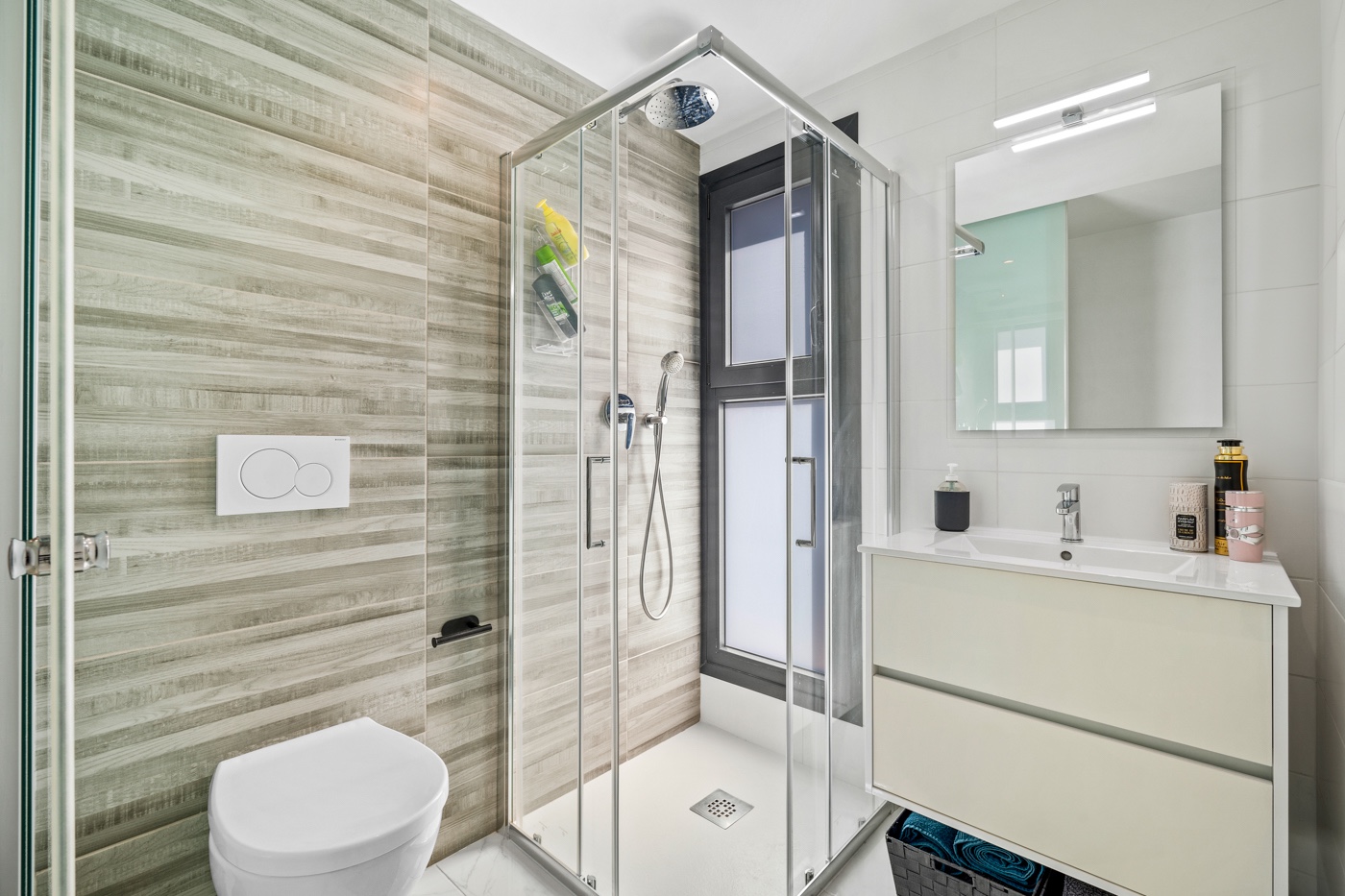 2 Bed, 2 Bath, ApartmentFor Sale, Guardamar Del Segura, Alicante 2 Bed, 2 Bath, ApartmentFor Sale, Guardamar Del Segura, Alicante