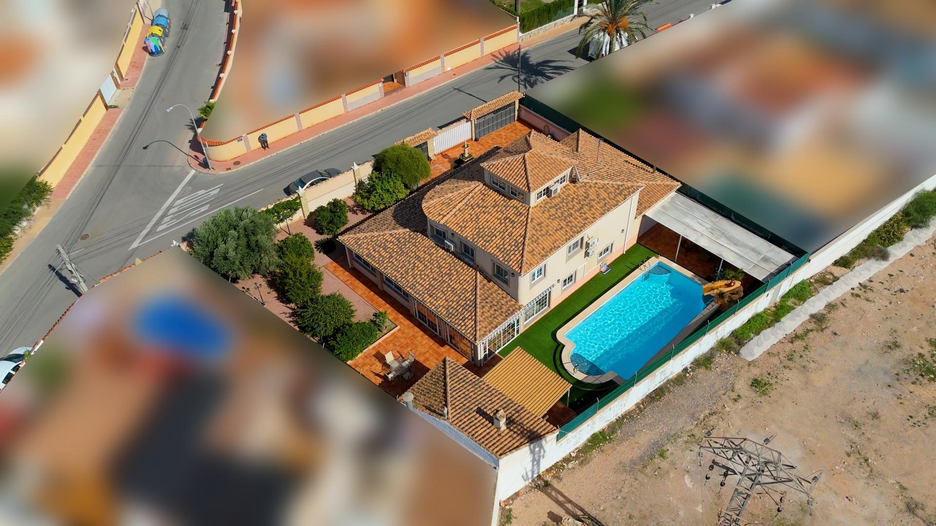 6 Bed, 3 Bath, HouseFor Sale, Torrevieja, Alicante
