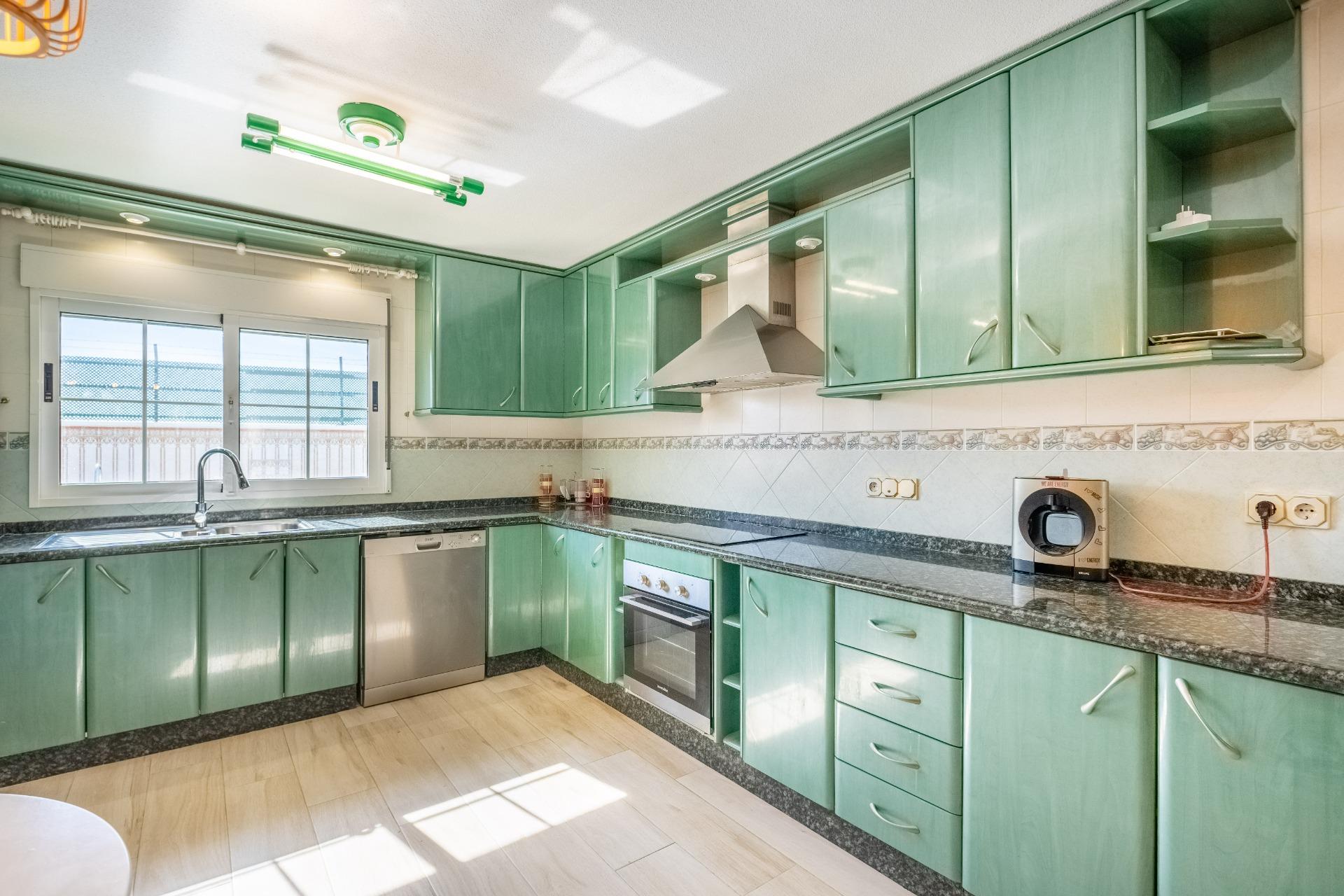 6 Bed, 3 Bath, HouseFor Sale, Torrevieja, Alicante