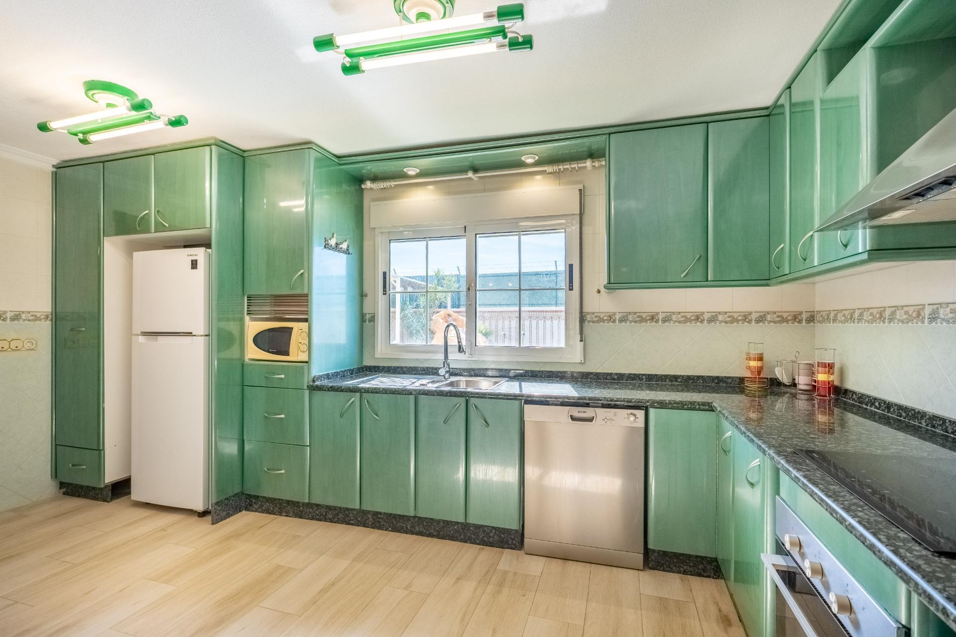 6 Bed, 3 Bath, HouseFor Sale, Torrevieja, Alicante