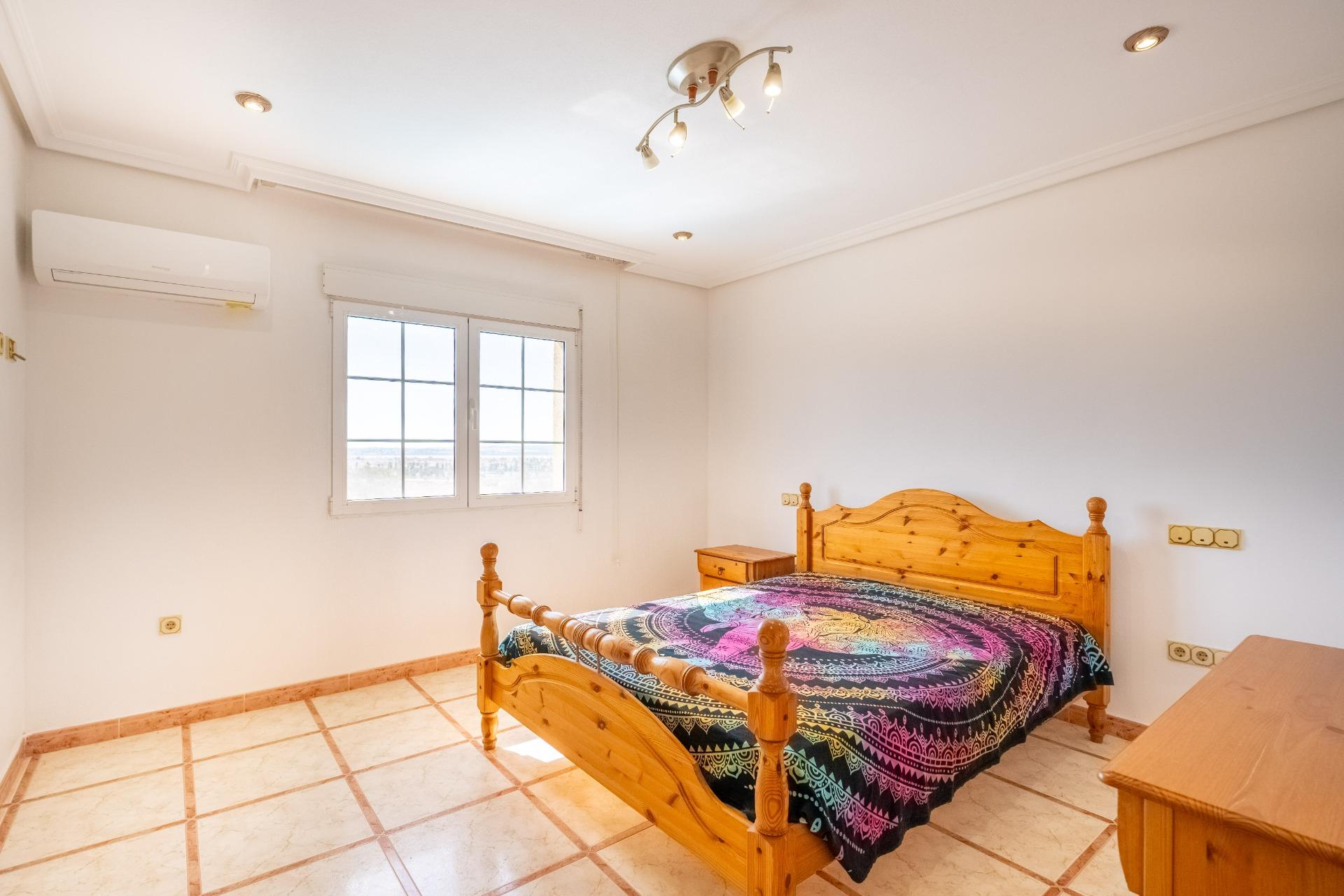 6 Bed, 3 Bath, HouseFor Sale, Torrevieja, Alicante