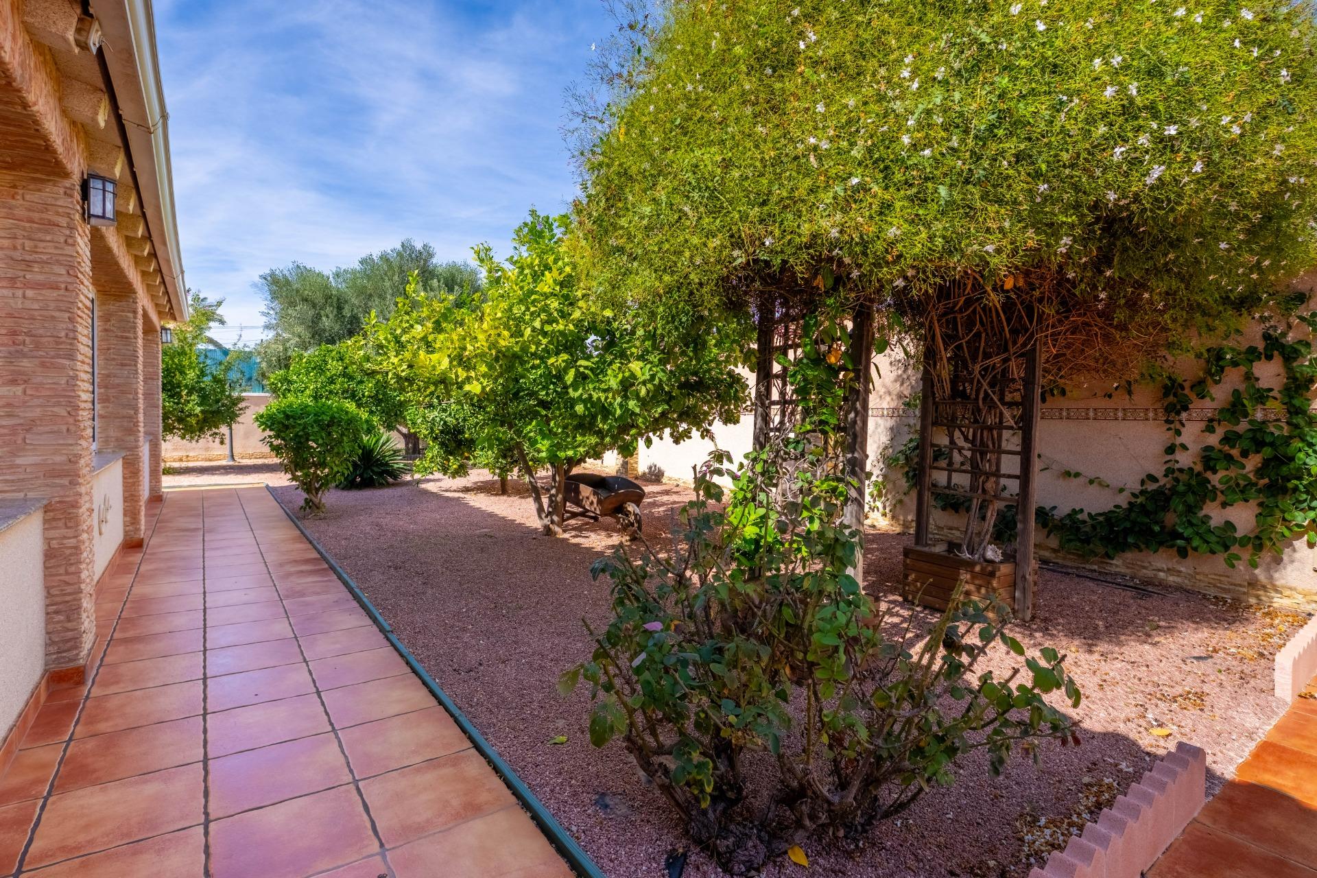 6 Bed, 3 Bath, HouseFor Sale, Torrevieja, Alicante