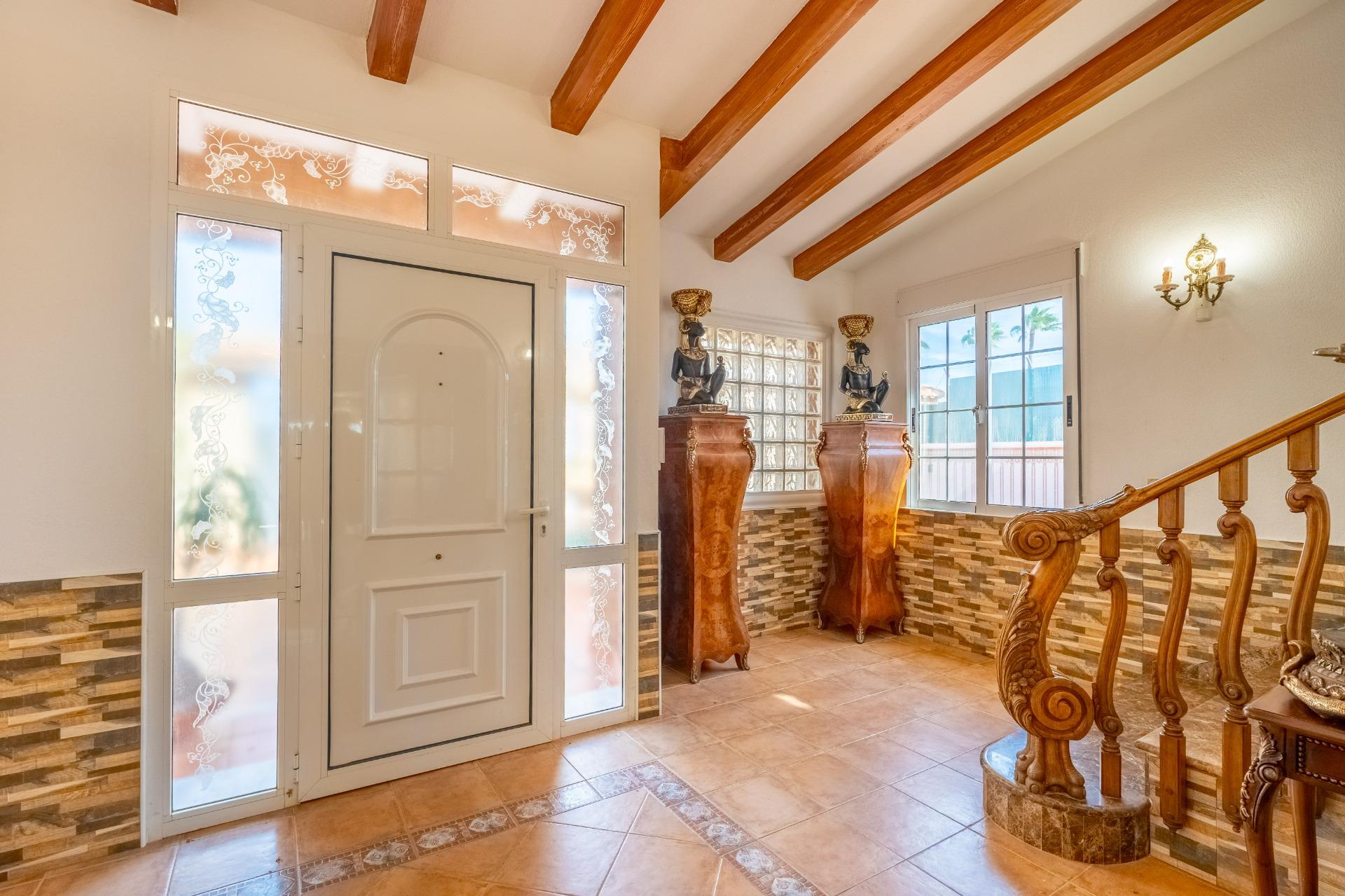 6 Bed, 3 Bath, HouseFor Sale, Torrevieja, Alicante