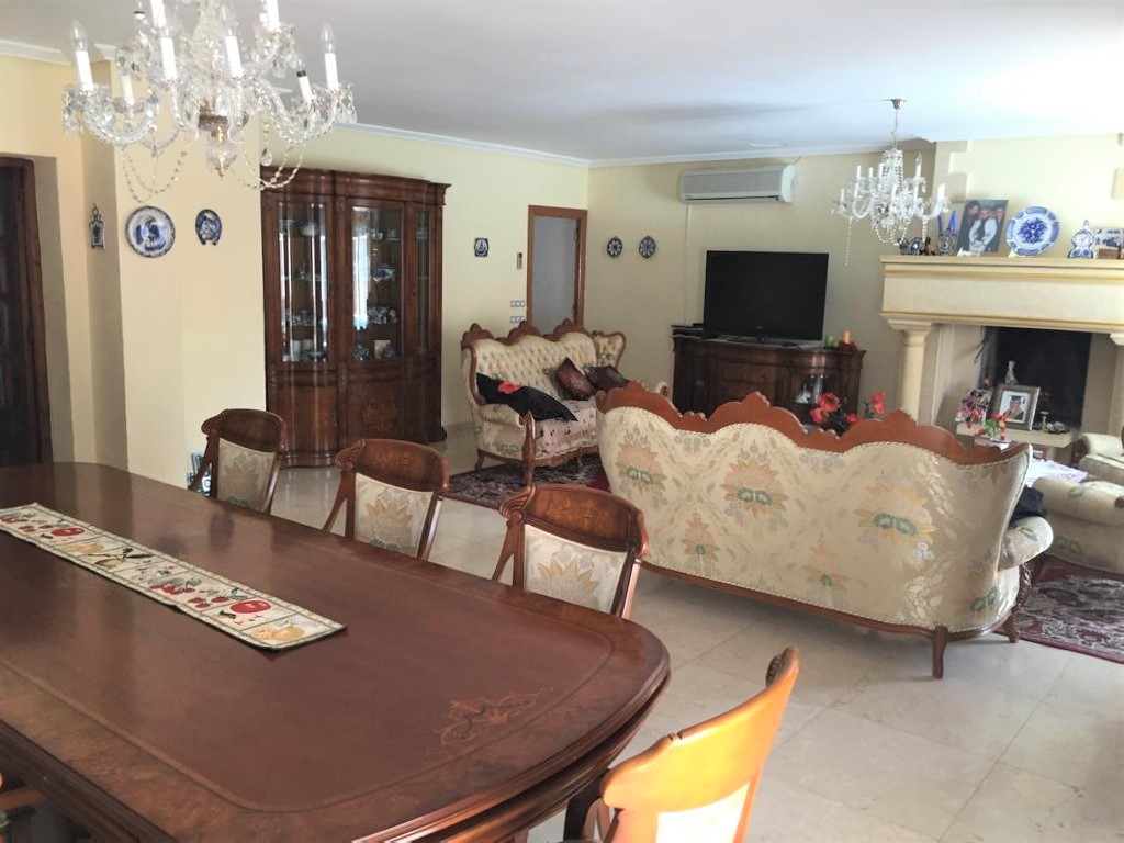 6 Bed, 3 Bath, HouseFor Sale, Torrevieja, Alicante