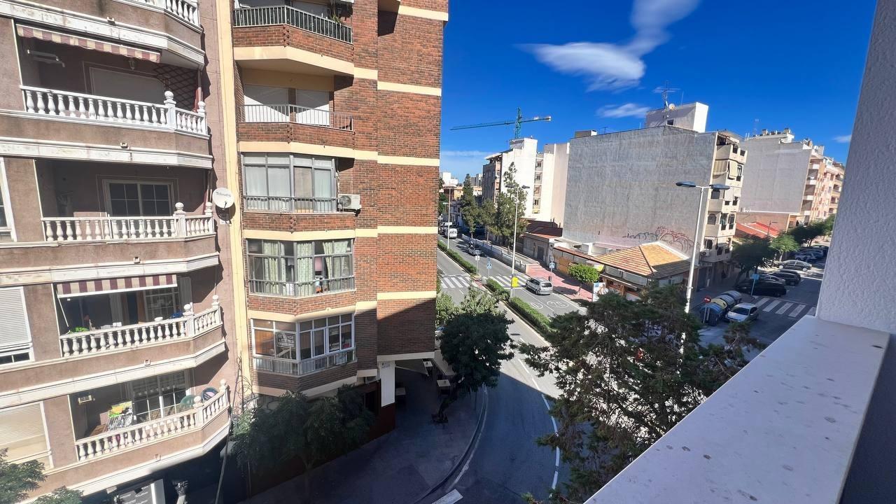 2 Bed, 1 Bath, ApartmentFor Sale, Torrevieja, Alicante