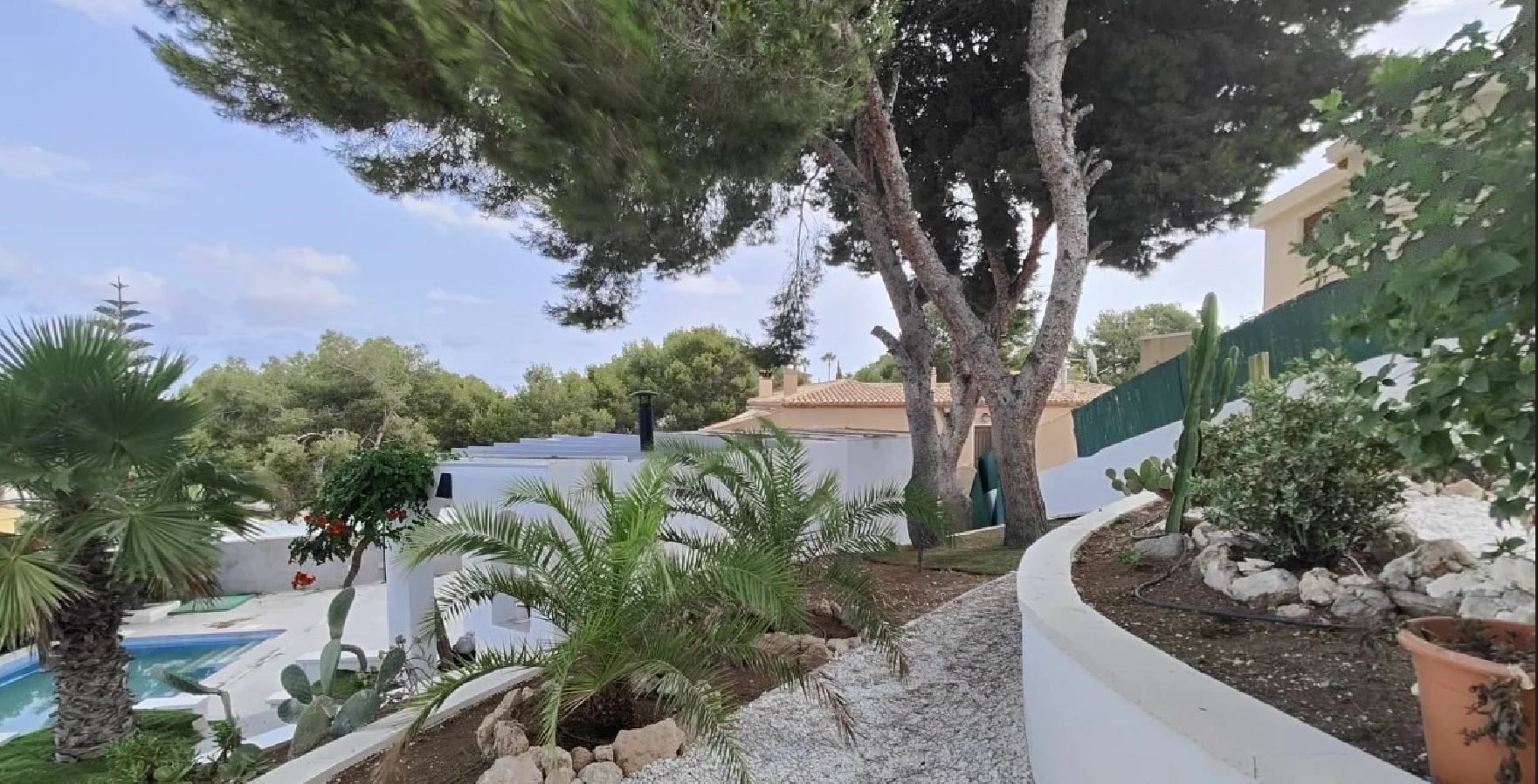 6 Bed, 3 Bath, HouseFor Sale, Torrevieja, Alicante