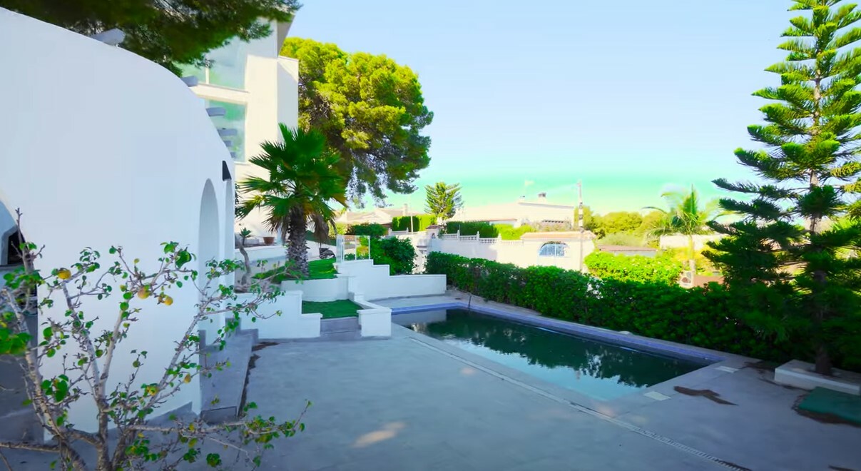 6 Bed, 3 Bath, HouseFor Sale, Torrevieja, Alicante