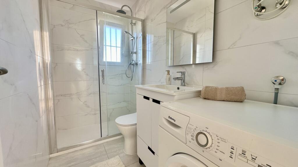 2 Bed, 2 Bath, ApartmentFor Sale, Torrevieja, Alicante