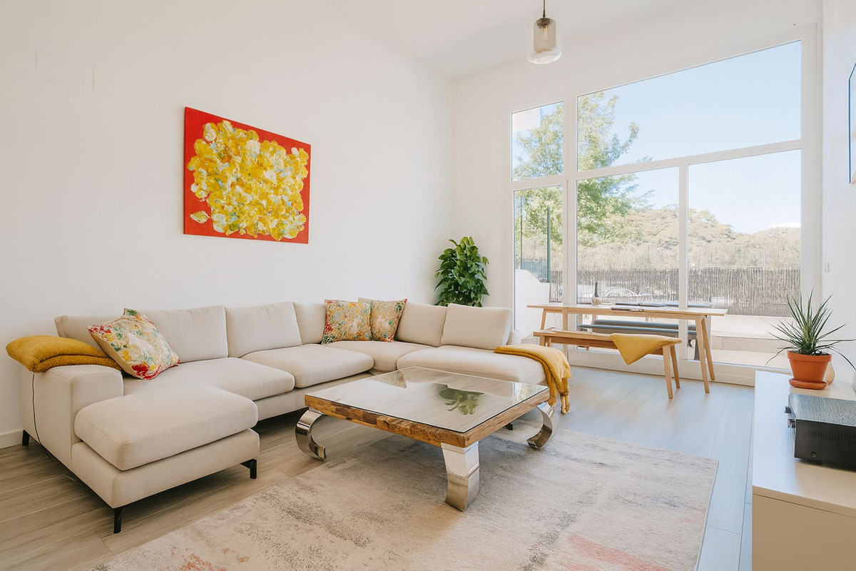 3 Bed, 3 Bath, ApartmentFor Sale, Benahavis, Malaga