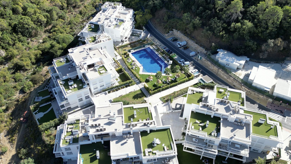 3 Bed, 3 Bath, ApartmentFor Sale, Benahavis, Malaga