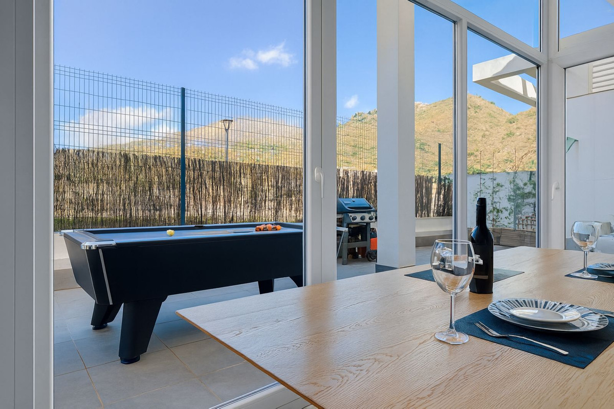 3 Bed, 3 Bath, ApartmentFor Sale, Benahavis, Malaga