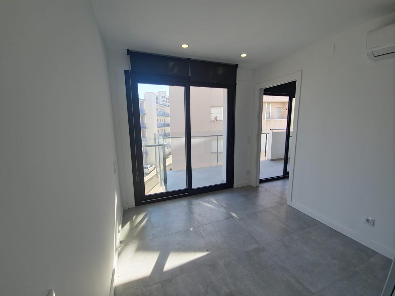 2 Bed, 1 Bath, ApartmentFor Sale, Roses, Girona, 17480