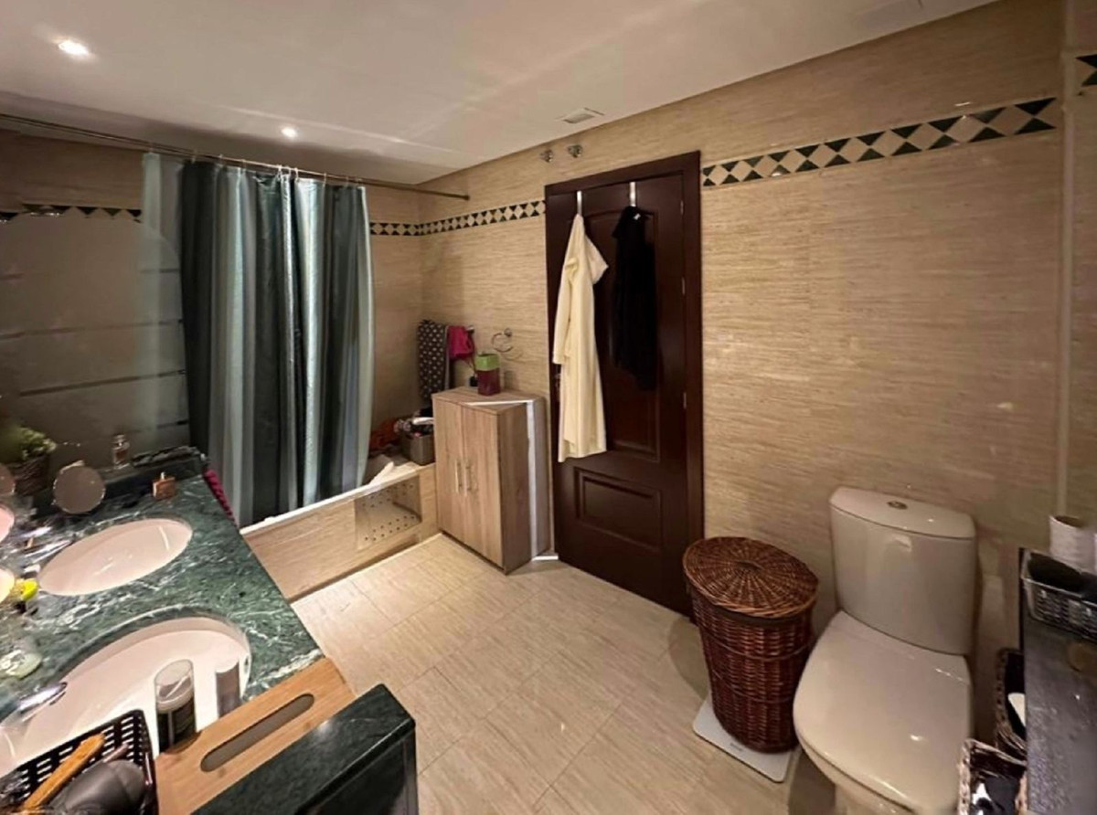 2 Bed, 2 Bath, ApartmentFor Sale, Elviria, Malaga