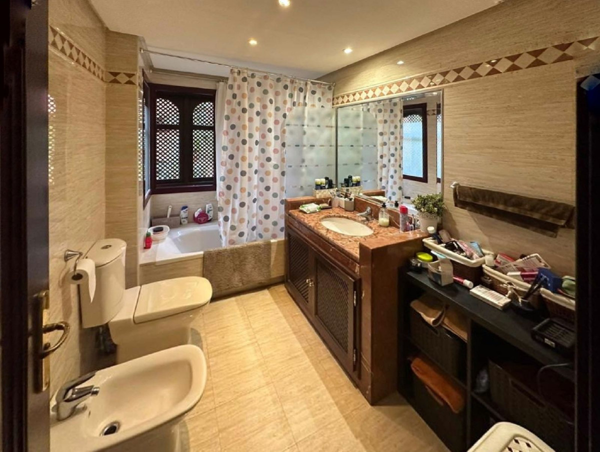 2 Bed, 2 Bath, ApartmentFor Sale, Elviria, Malaga