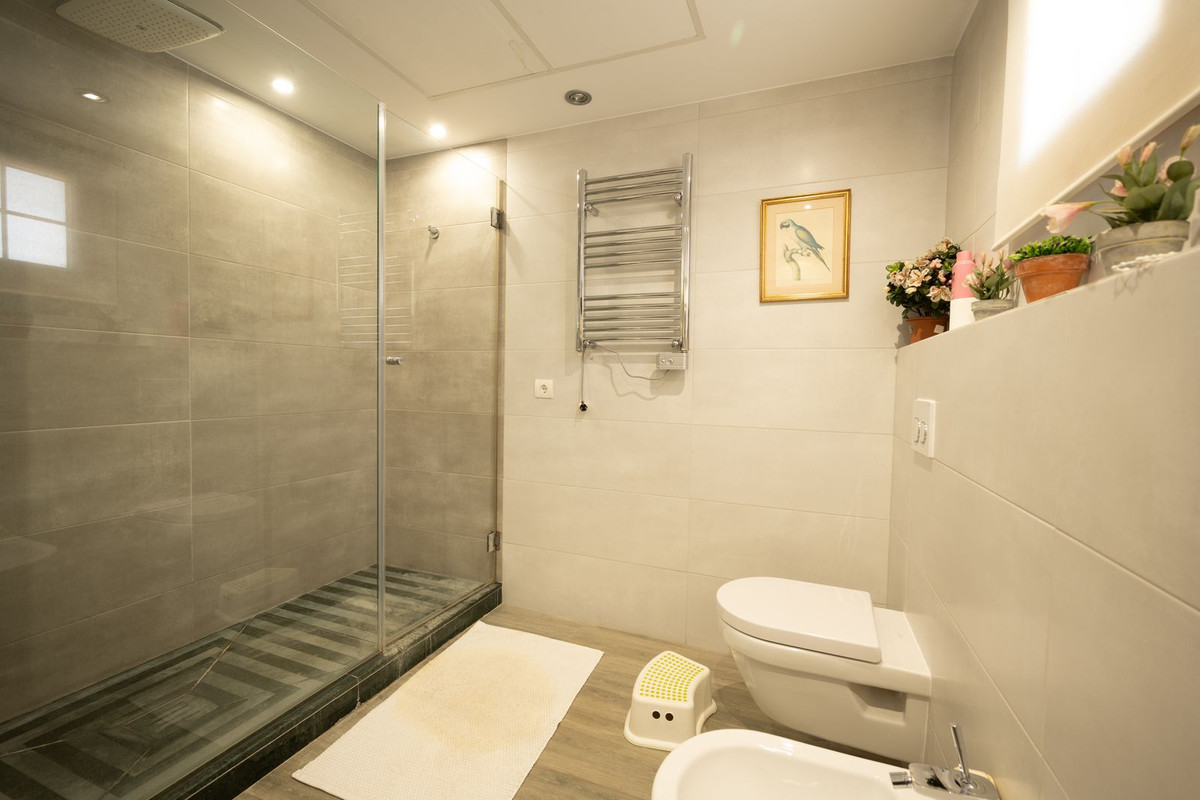 3 Bed, 3 Bath, ApartmentFor Sale, Los Monteros, Malaga