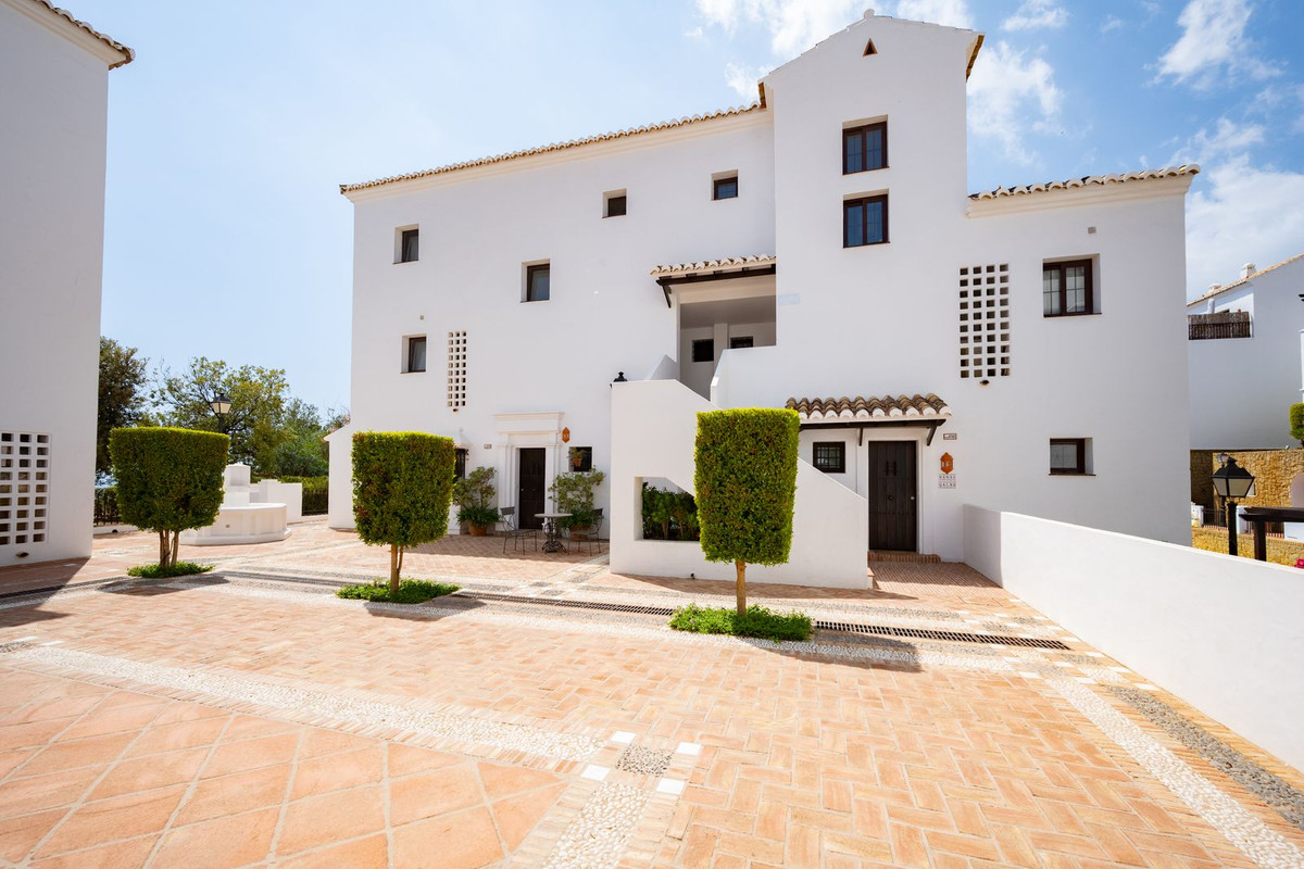 3 Bed, 3 Bath, ApartmentFor Sale, Los Monteros, Malaga