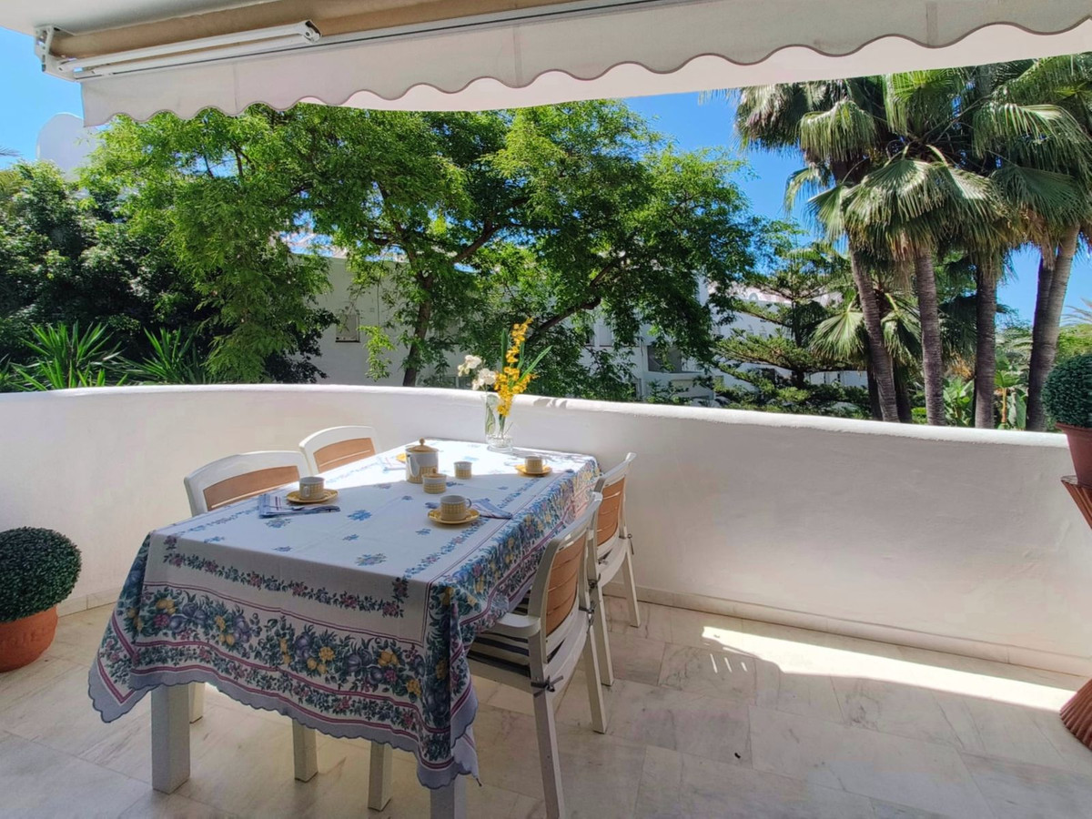 4 Bed, 2 Bath, ApartmentFor Sale, The Golden Mile, Malaga