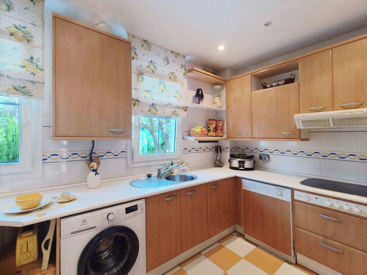 4 Bed, 2 Bath, ApartmentFor Sale, The Golden Mile, Malaga