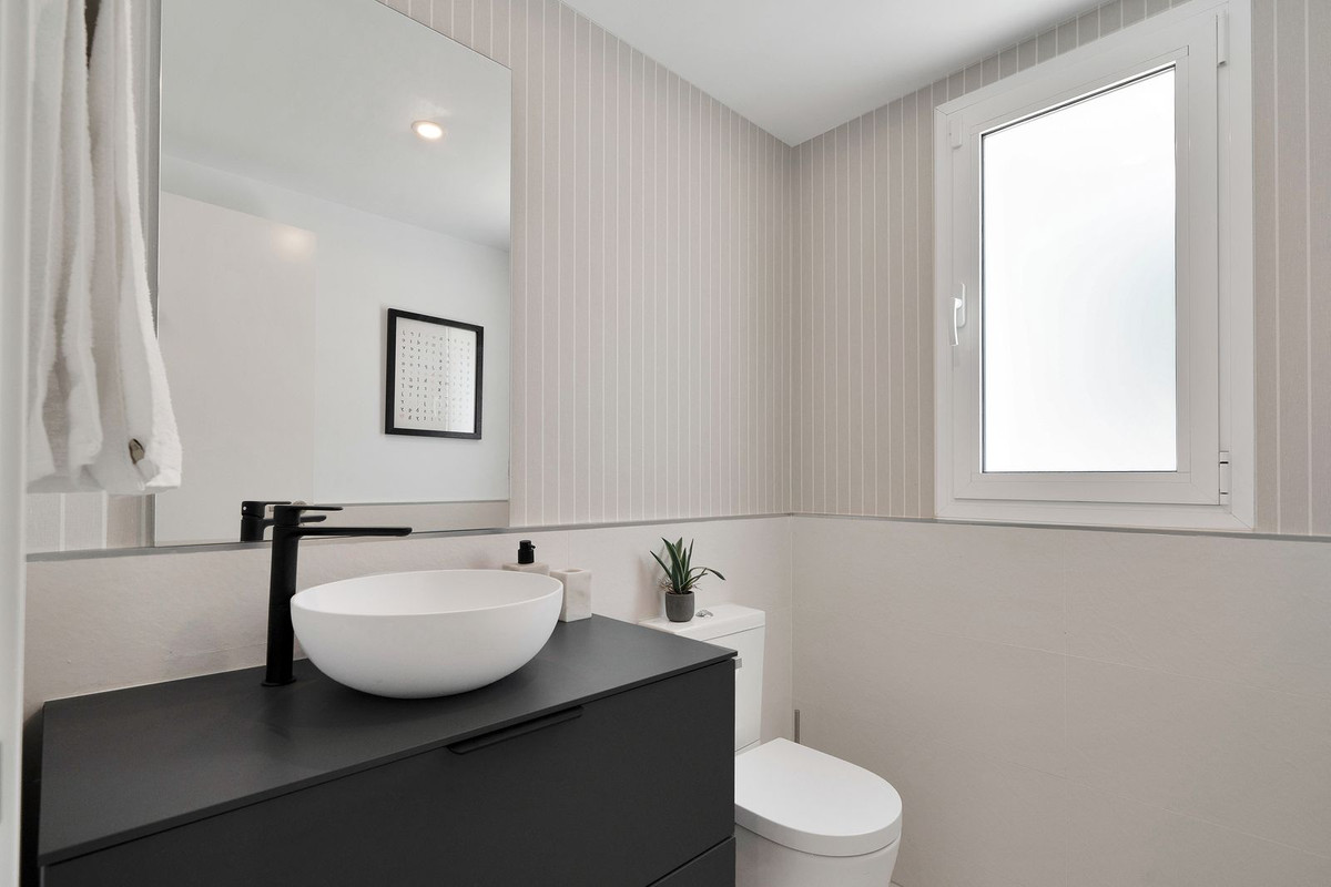 3 Bed, 3 Bath, ApartmentFor Sale, Los Monteros, Malaga