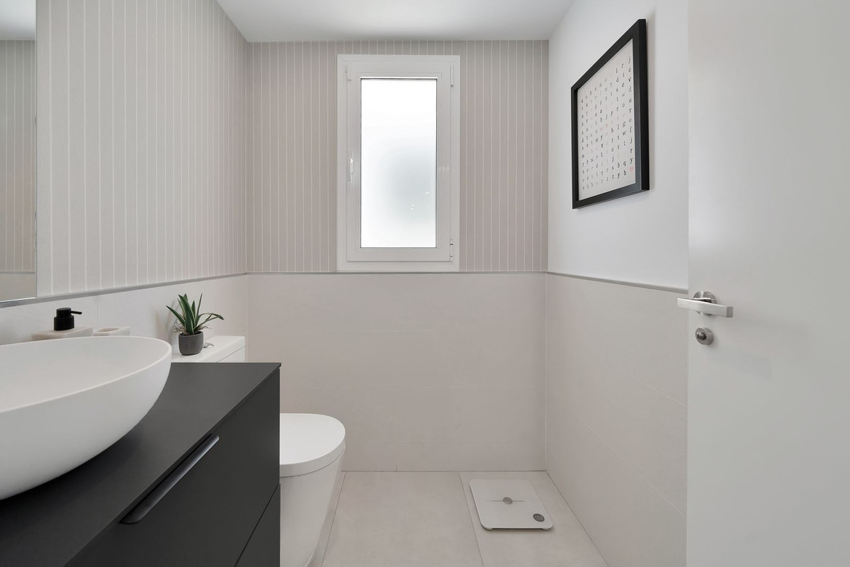 3 Bed, 3 Bath, ApartmentFor Sale, Los Monteros, Malaga