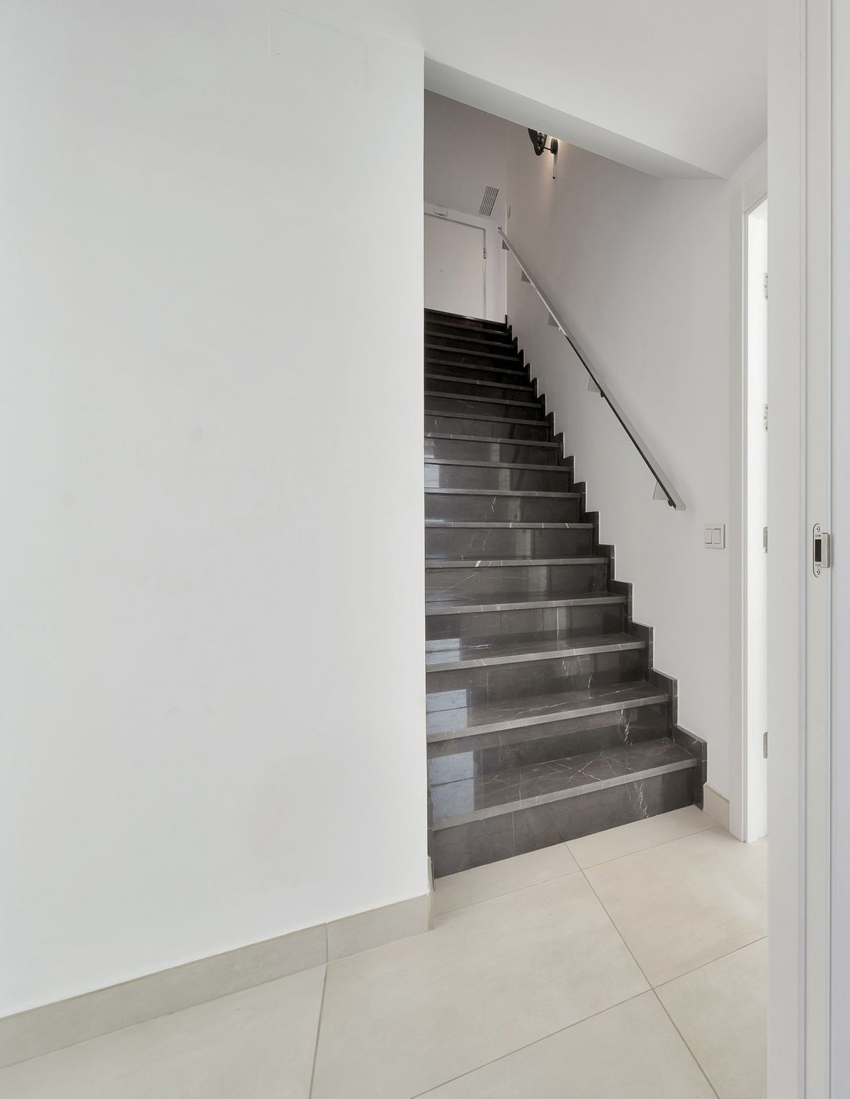 3 Bed, 3 Bath, ApartmentFor Sale, Los Monteros, Malaga