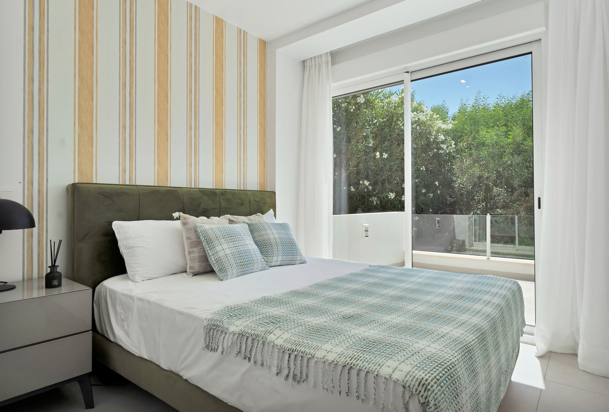 3 Bed, 3 Bath, ApartmentFor Sale, Los Monteros, Malaga